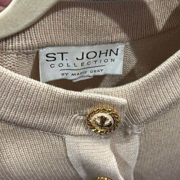 Elegant St. John Beige Women's Skirt & Sweater Set - Picture 2 of 6